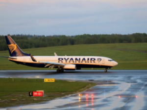 ryanair2021minsk-1-326x245